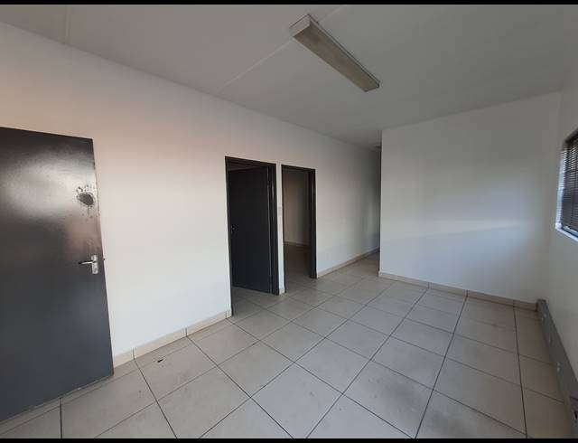 460M² WAREHOUSE TO LET IN DRIEHOEK